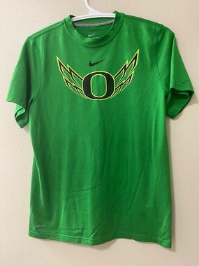 Nike Oregon Ducks boys size large green t-shirt dri fit wings athletic sports